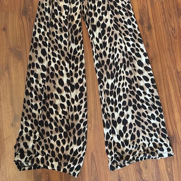 INC iinternational concepts halter leopard jumpsuit extra small wide leg - Picture 3 of 7